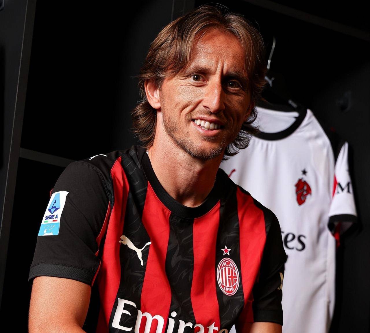 里昂女足4-1大胜拜仁女足，总比分6-1晋级女足欧